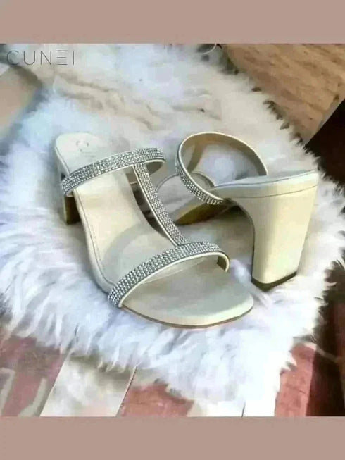 White Shimmery Heels - cunei